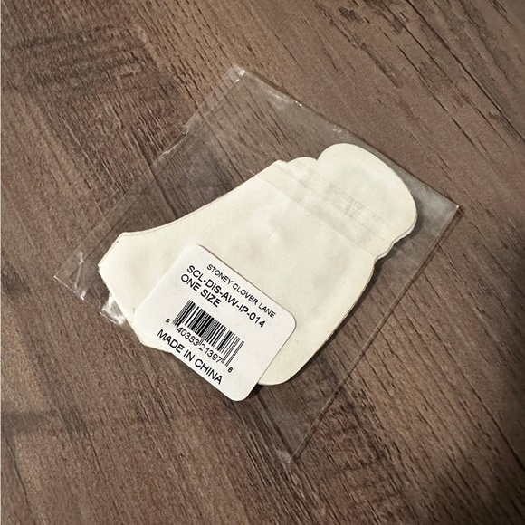 Stoney Clover Lane Alice in Wonderland bottle patch - Picture 3 of 3